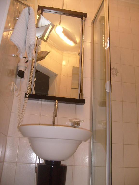 Geniesserhotel Lodner Lauingen Rum bild